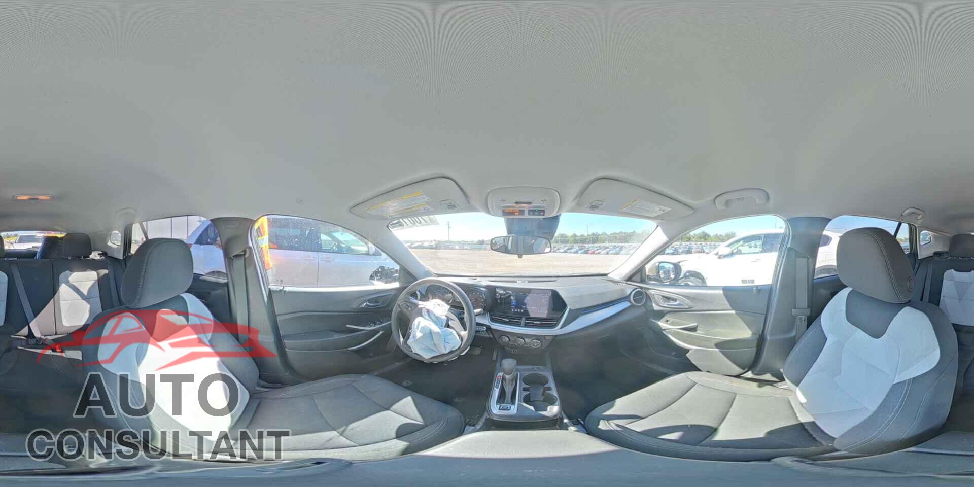 CHEVROLET TRAX 2024 - KL77LFE2XRC035611