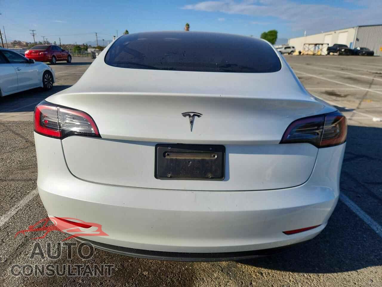 TESLA MODEL 3 2023 - 5YJ3E1EA0PF647385