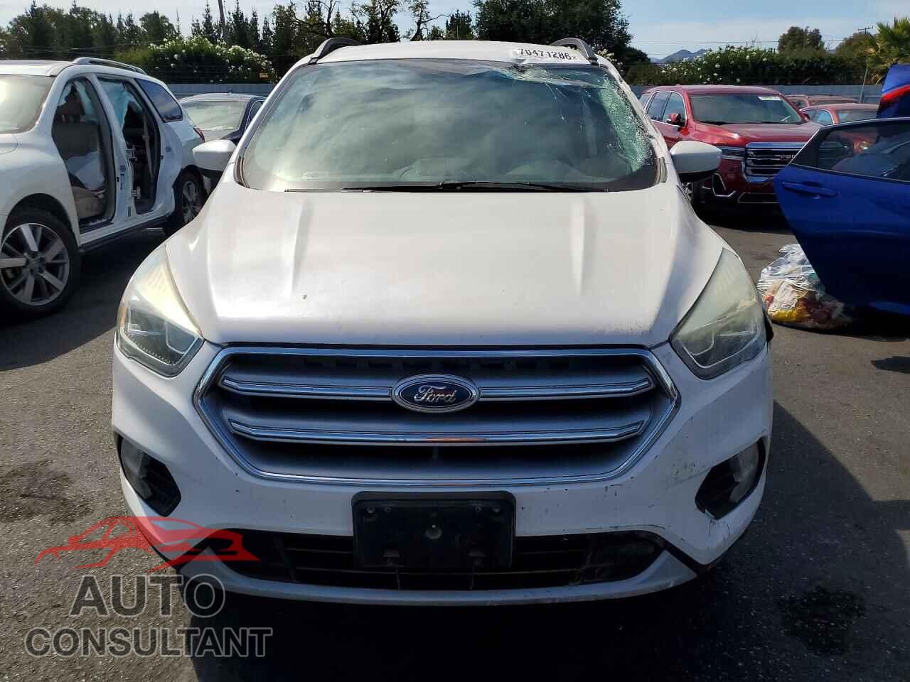 FORD ESCAPE 2017 - 1FMCU0GD2HUD66424
