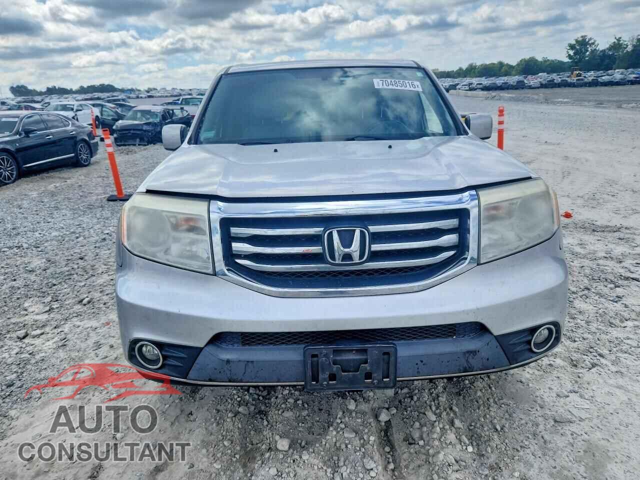 HONDA PILOT 2014 - 5FNYF3H56EB011533