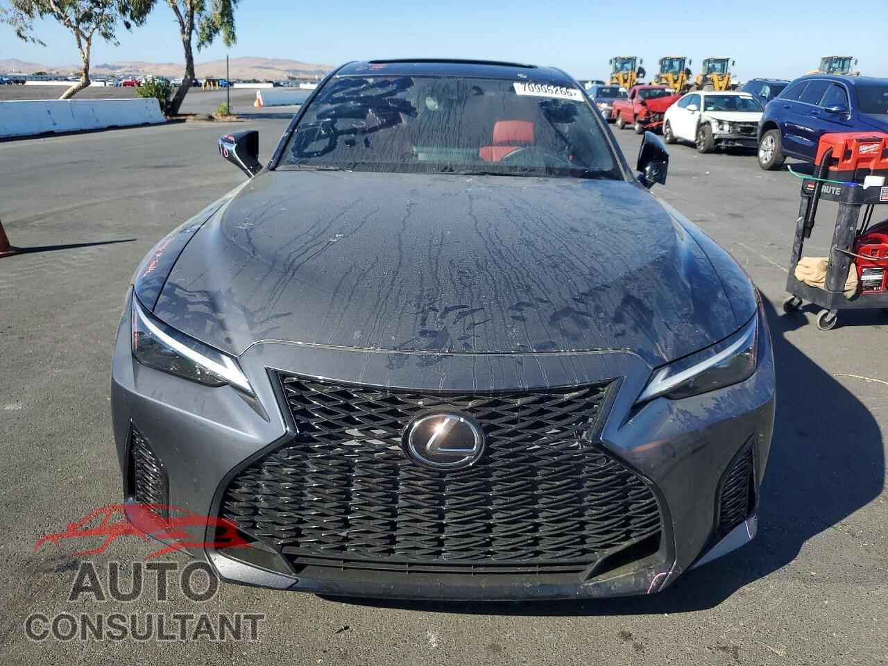 LEXUS IS 2021 - JTHGZ1B20M5042619
