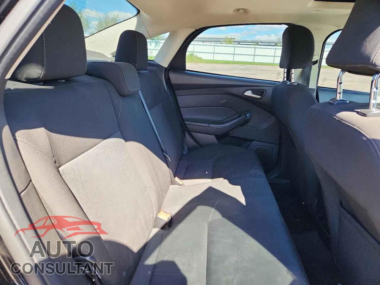 FORD FOCUS 2015 - 1FADP3F29FL253452