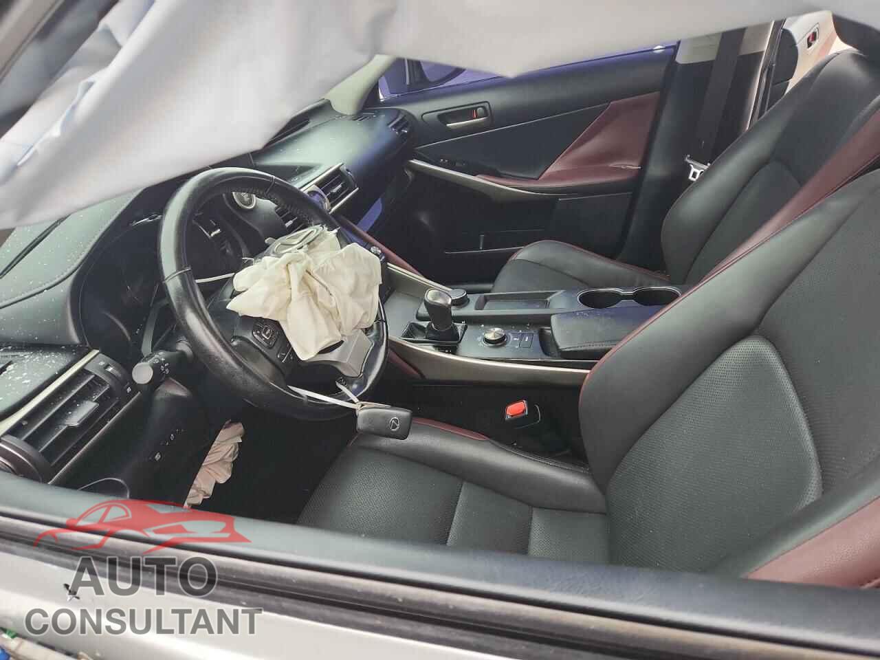 LEXUS IS 2018 - JTHBA1D24J5064620