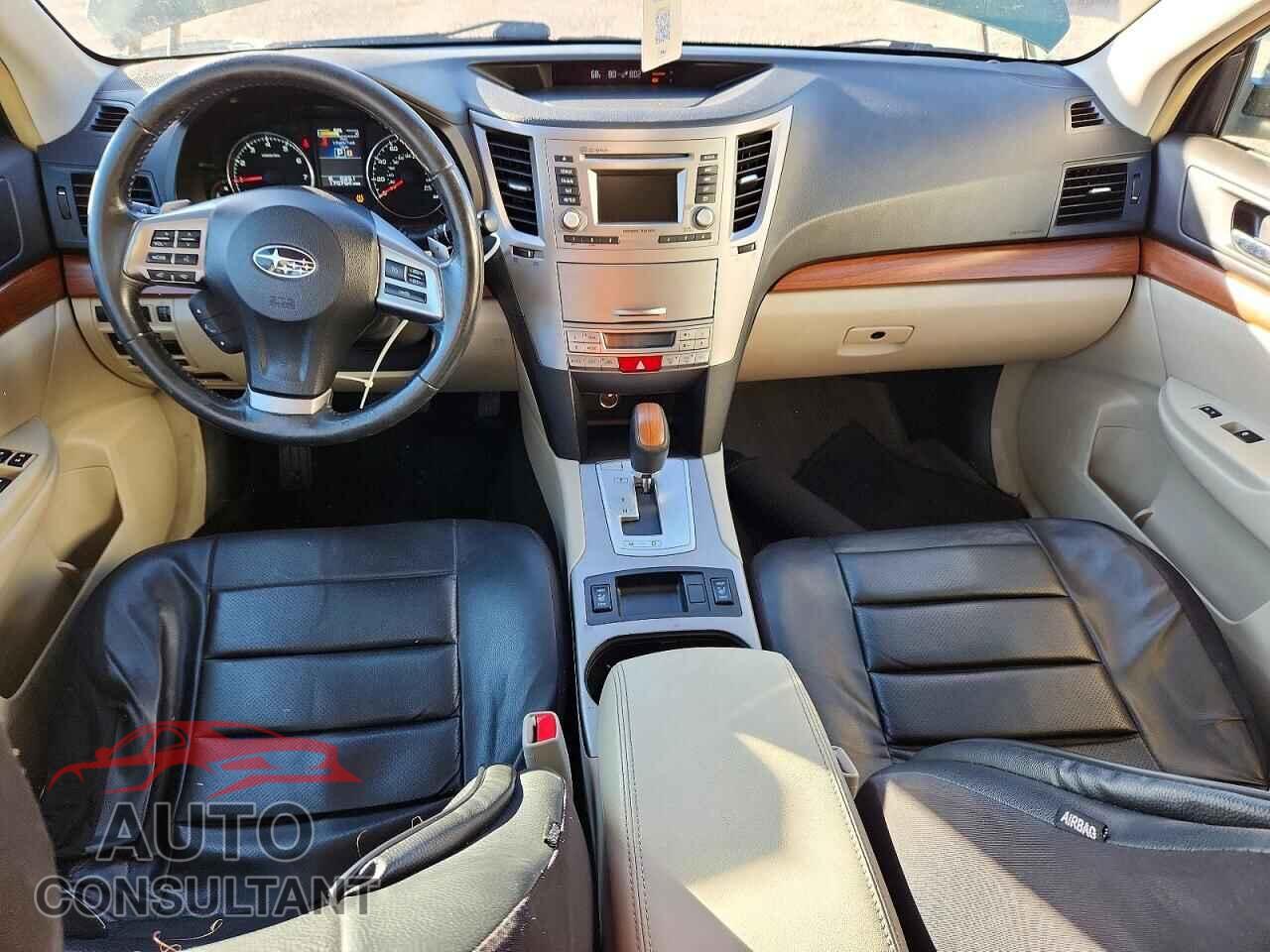 SUBARU OUTBACK 2014 - 4S4BRBLC7E3271400