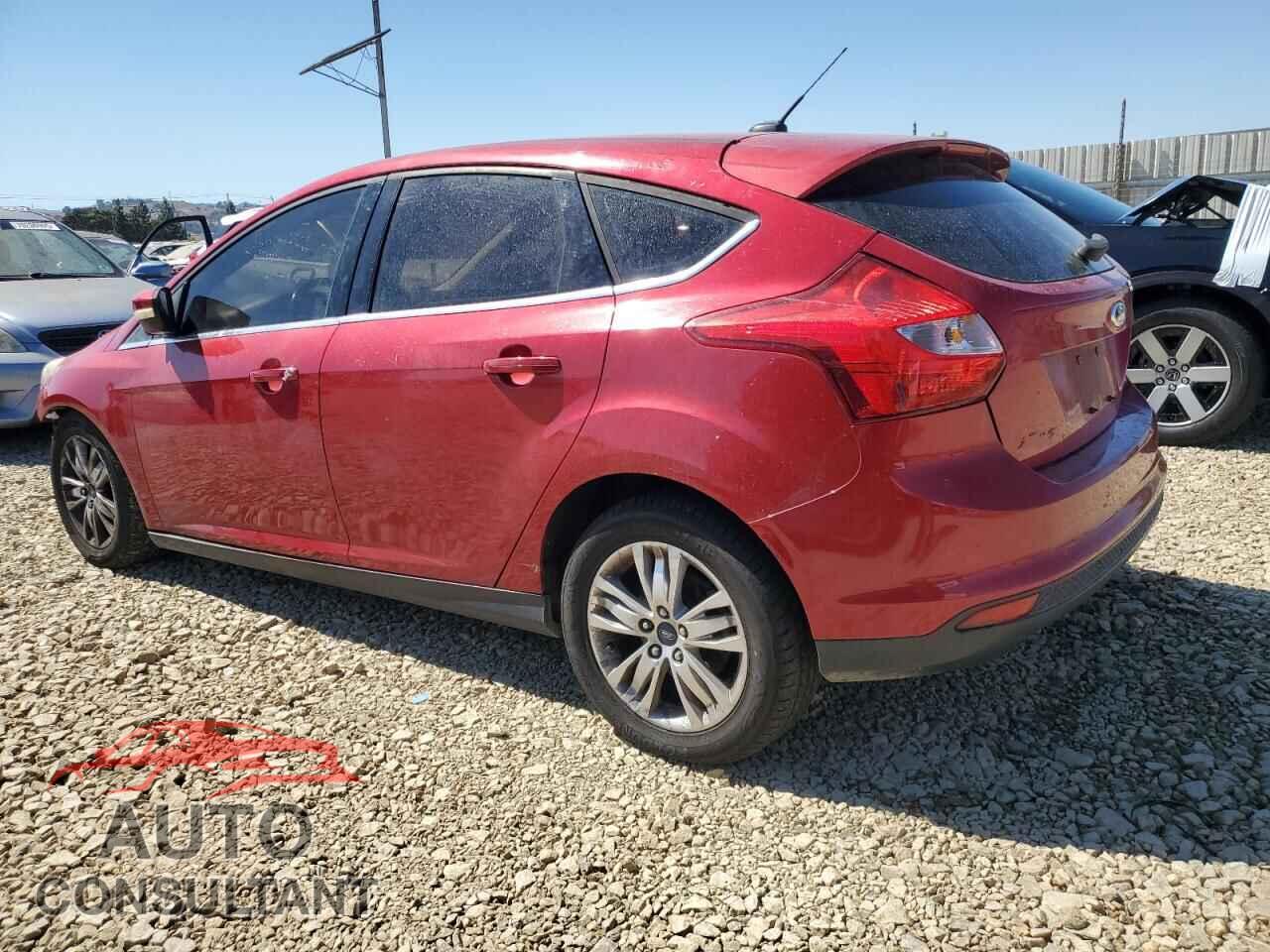 FORD FOCUS 2012 - 1FAHP3M27CL372455