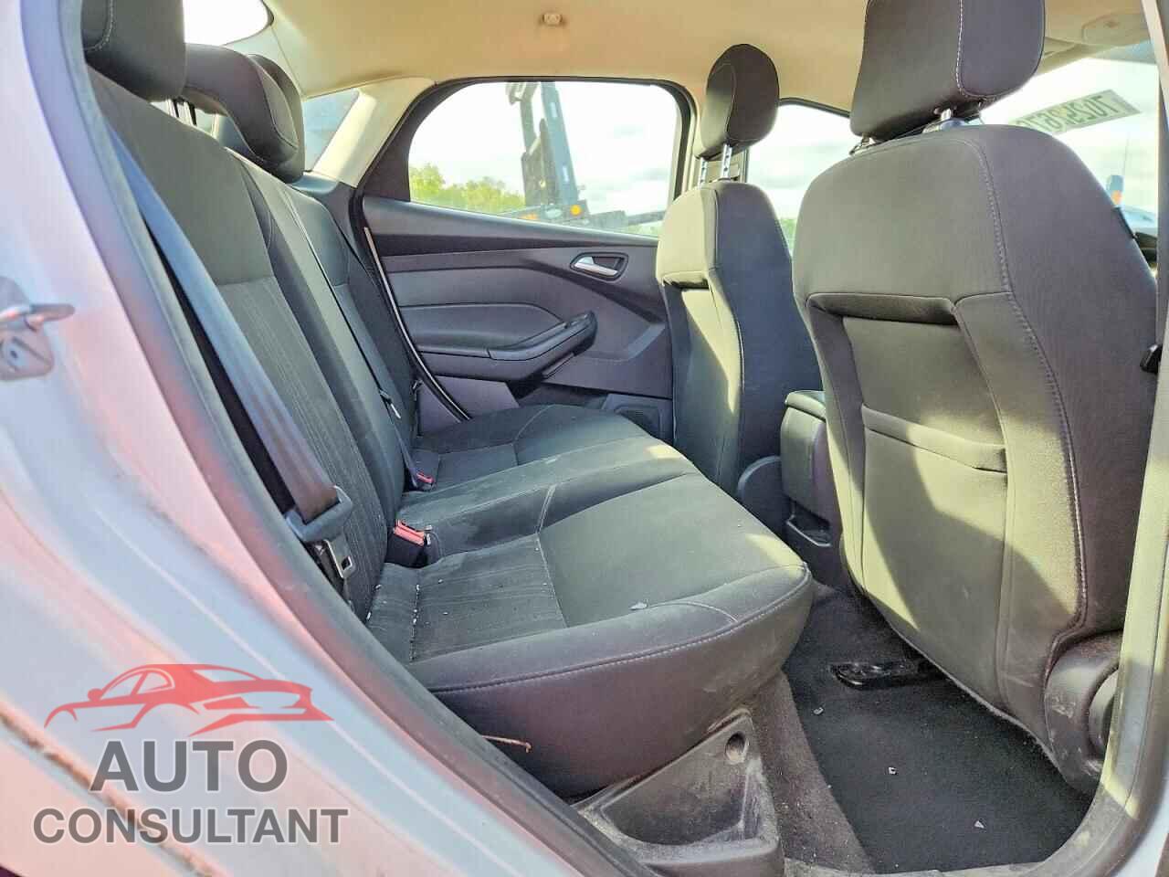 FORD FOCUS 2018 - 1FADP3F28JL212044