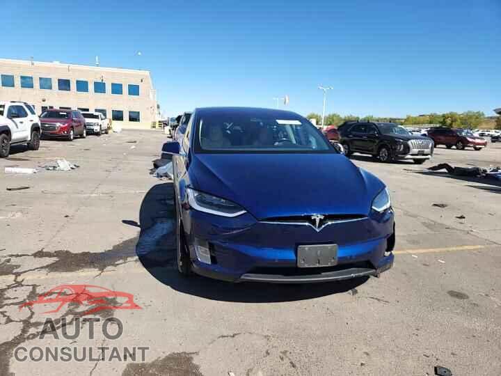 TESLA MODEL X 2017 - 5YJXCBE27HF053979
