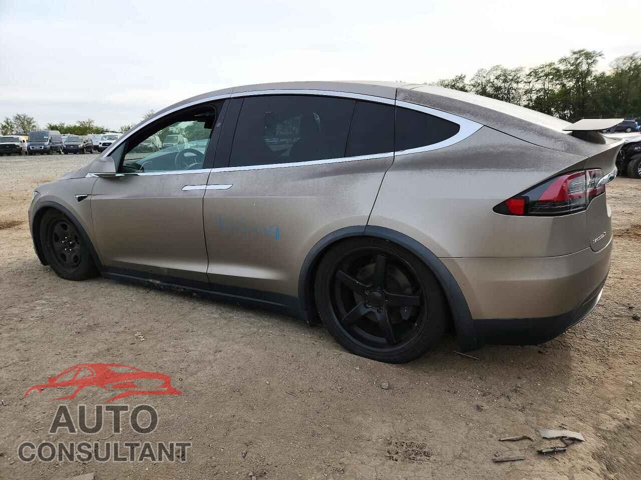 TESLA MODEL X 2017 - 5YJXCAE2XHF051041