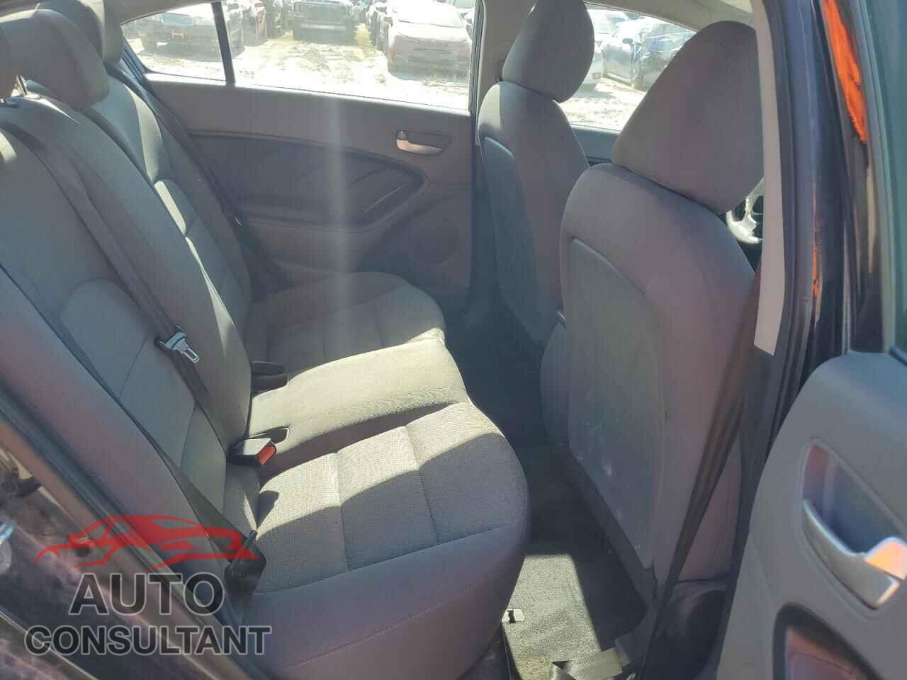 KIA FORTE 2017 - 3KPFK4A73HE143003