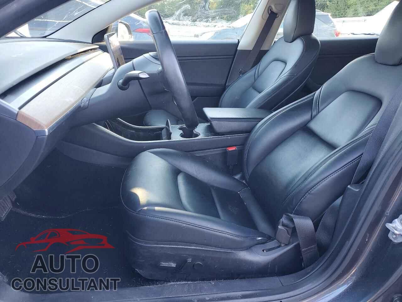 TESLA MODEL 3 2018 - 5YJ3E1EB0JF129180