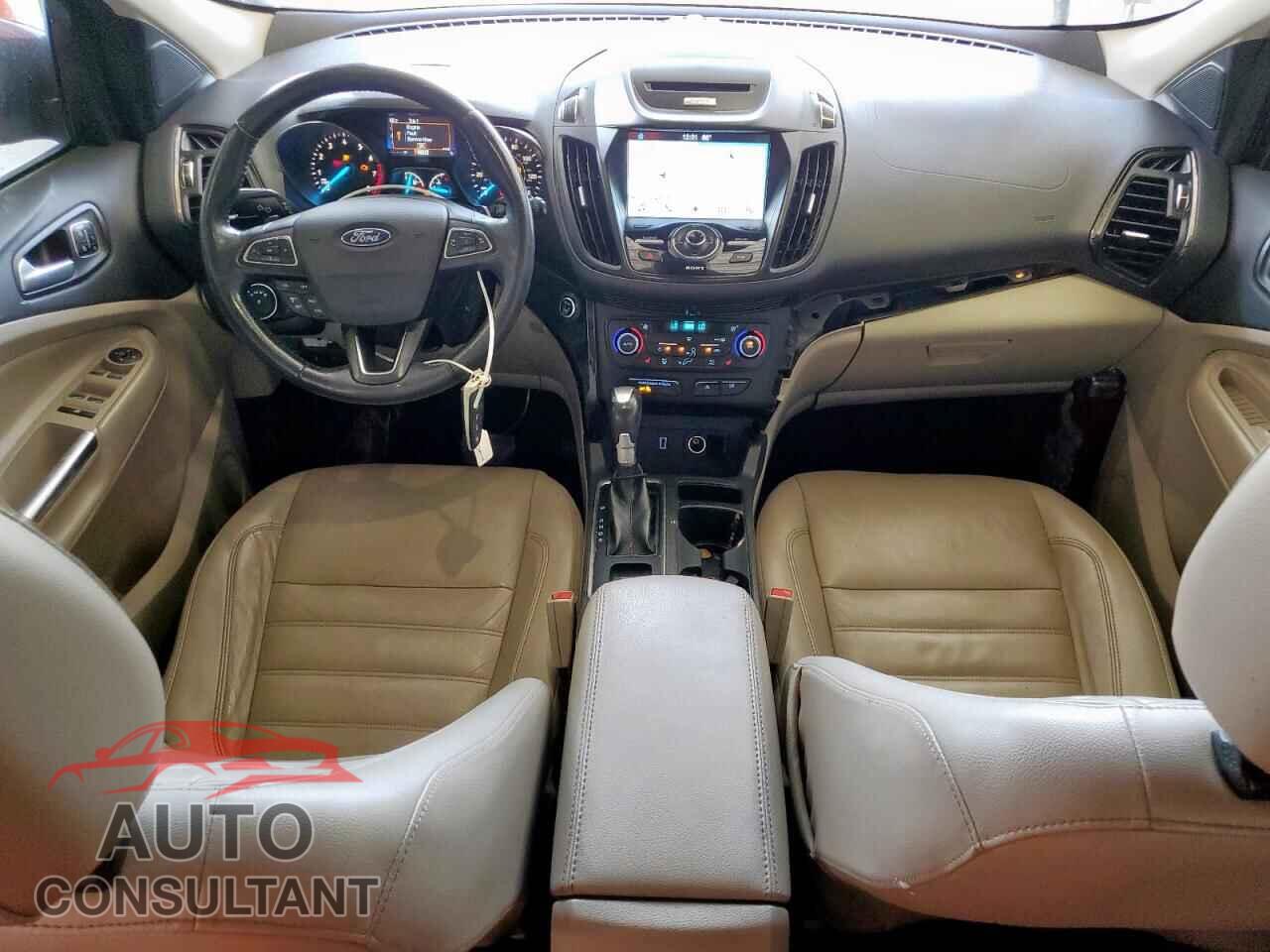 FORD ESCAPE 2017 - 1FMCU0J98HUC34143