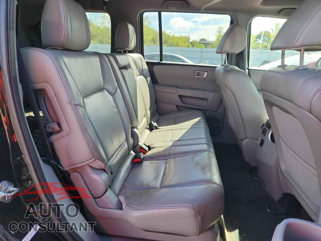 HONDA PILOT 2014 - 5FNYF4H56EB001641