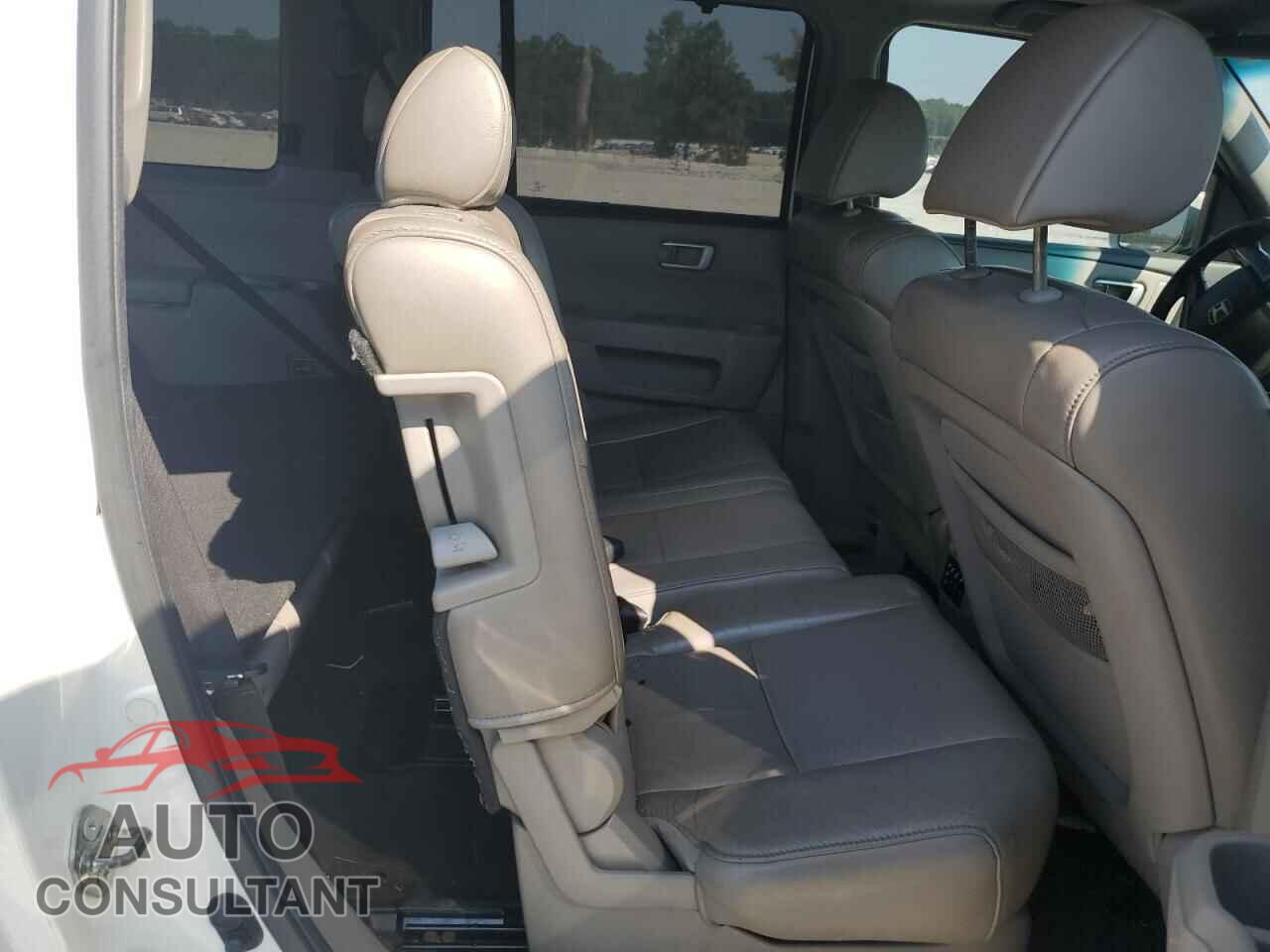 HONDA PILOT 2011 - 5FNYF3H93BB053642