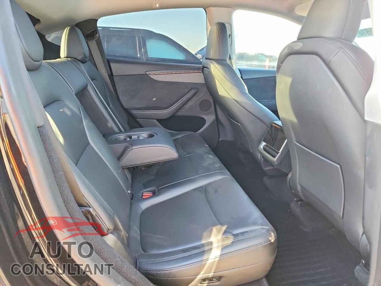 TESLA MODEL Y 2026 - 7SAYGDEE9TF378059
