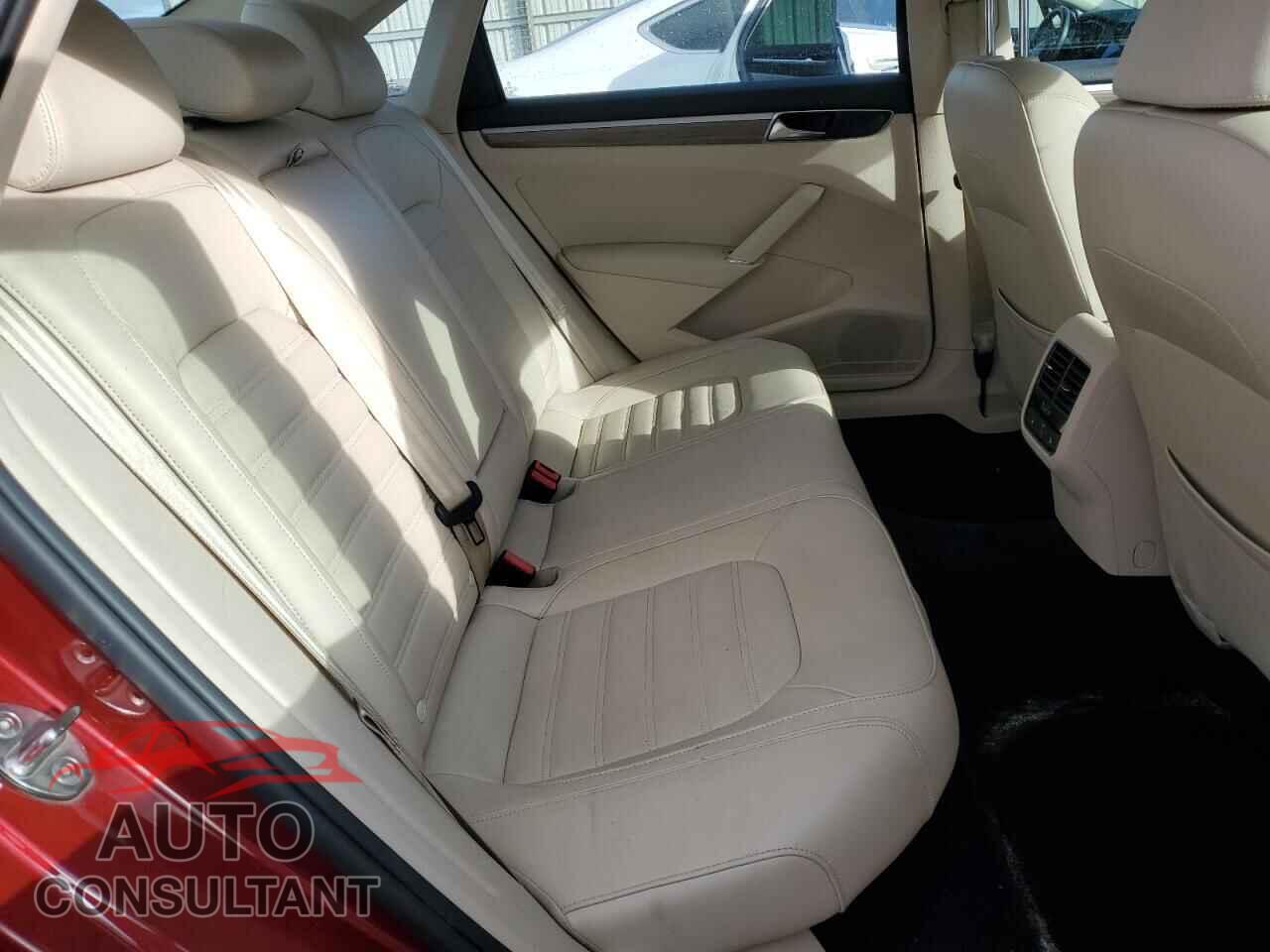 VOLKSWAGEN PASSAT 2018 - 1VWCA7A33JC014645