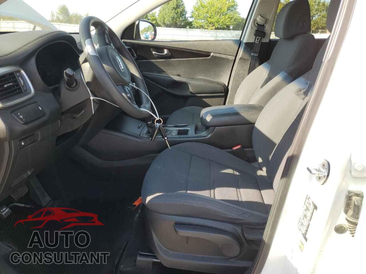 KIA SORENTO 2017 - 5XYPGDA58HG239880