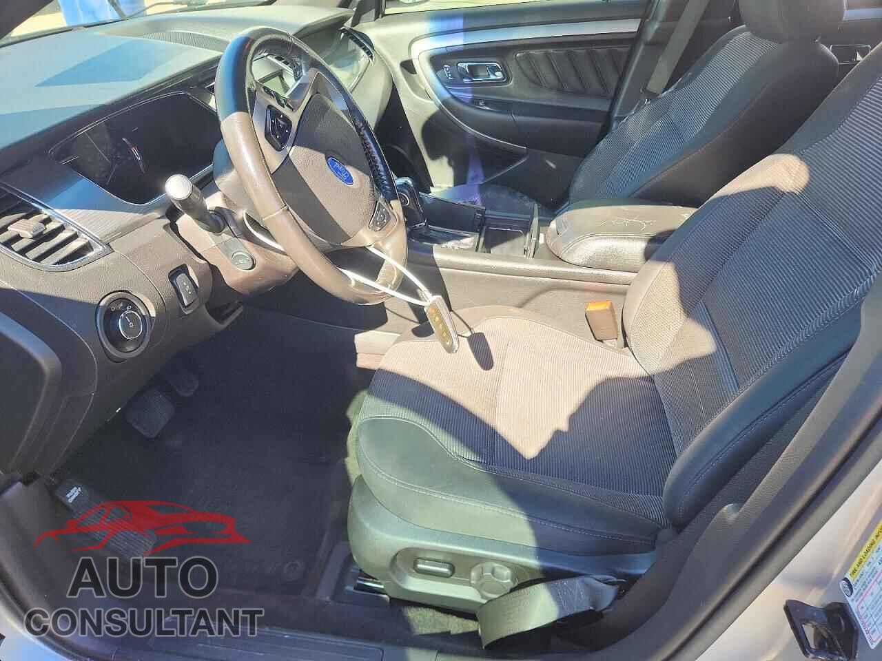 FORD TAURUS 2017 - 1FAHP2E88HG140394