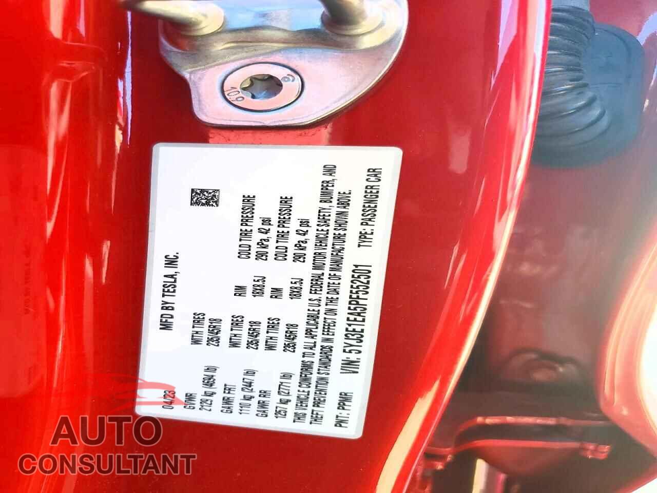 TESLA MODEL 3 2023 - 5YJ3E1EA5PF552501