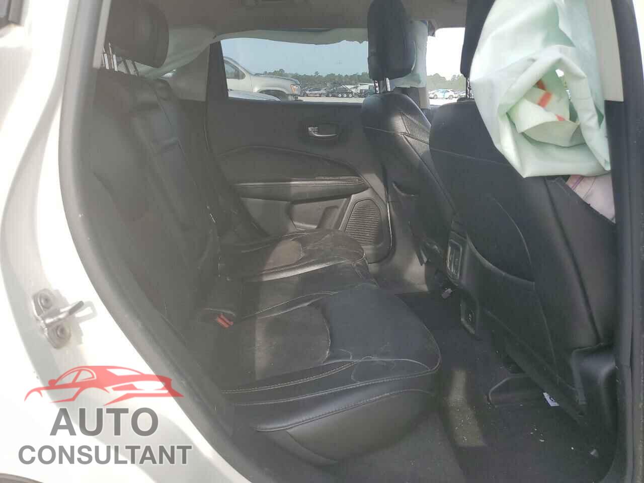 JEEP COMPASS 2018 - 3C4NJDBB3JT397717