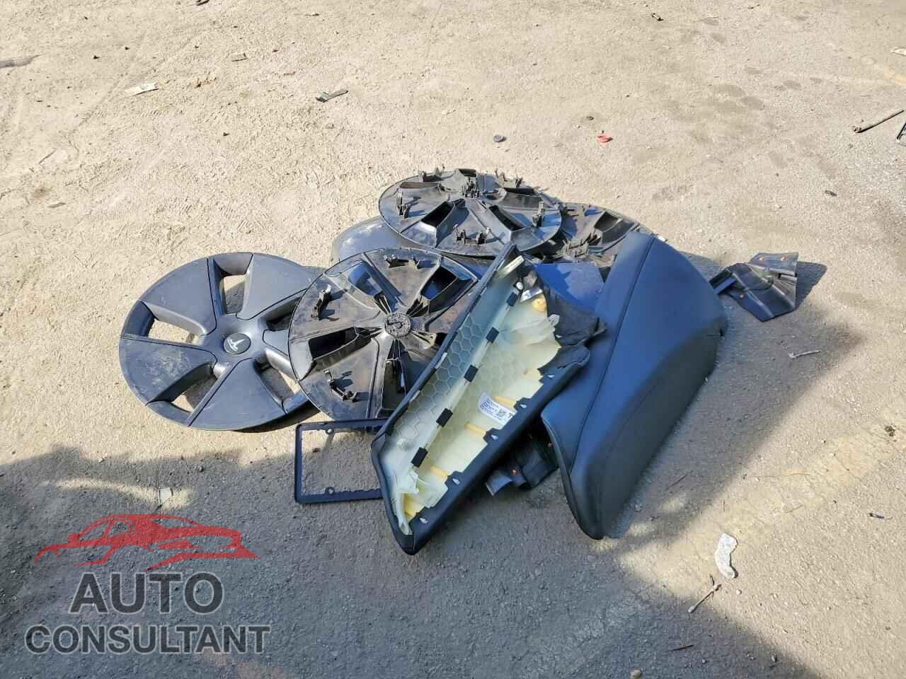 TESLA MODEL 3 2022 - 5YJ3E1EA8NF188765