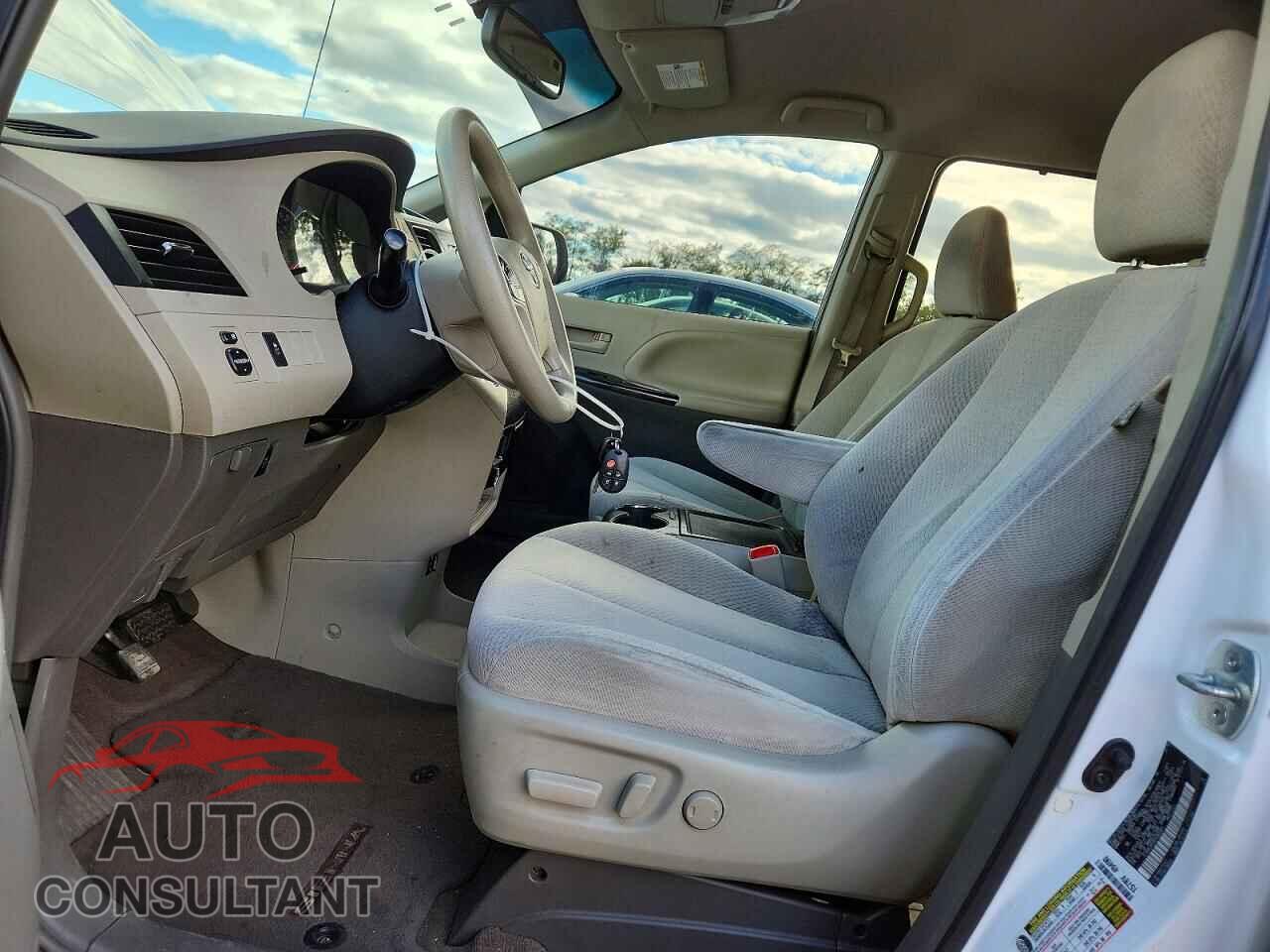 TOYOTA SIENNA 2013 - 5TDKK3DC8DS362301
