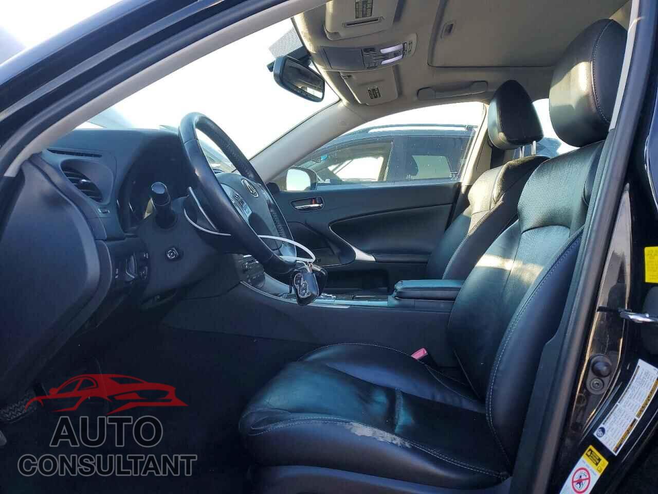 LEXUS IS 2011 - JTHCF5C27B5047407
