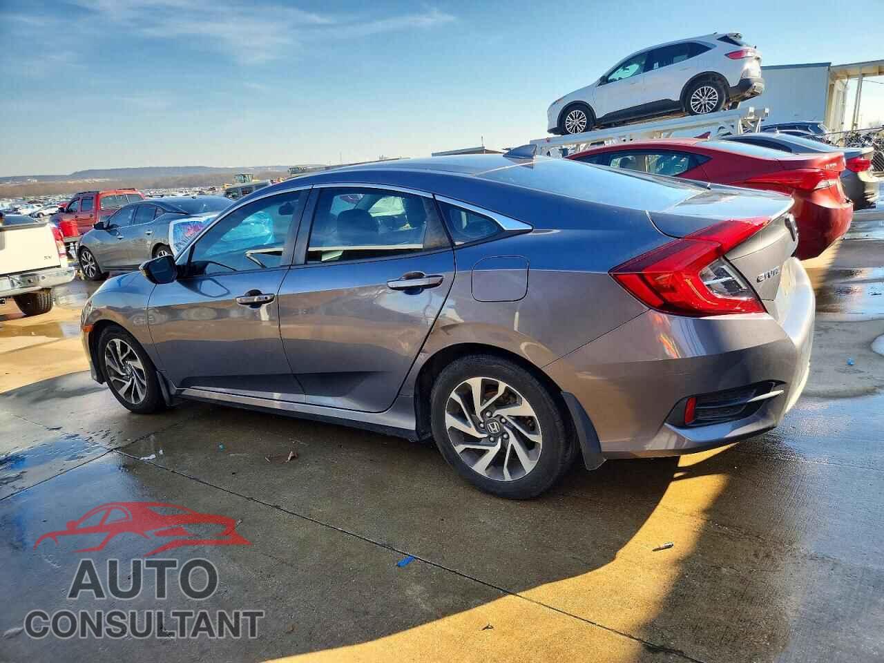 HONDA CIVIC 2018 - 2HGFC2F74JH580675