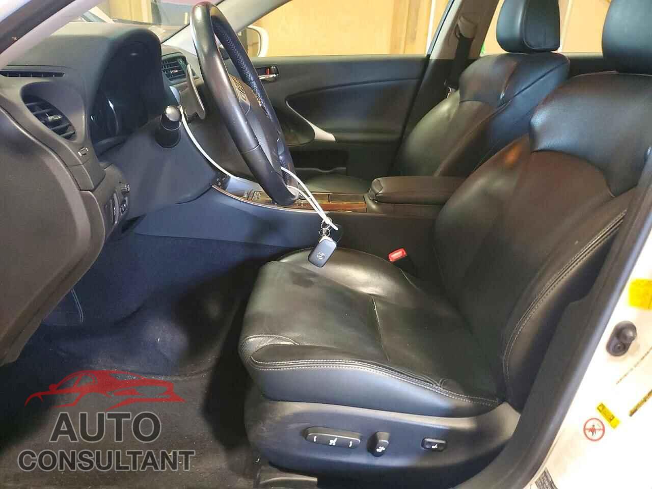 LEXUS IS 2012 - JTHCF5C26C5052759