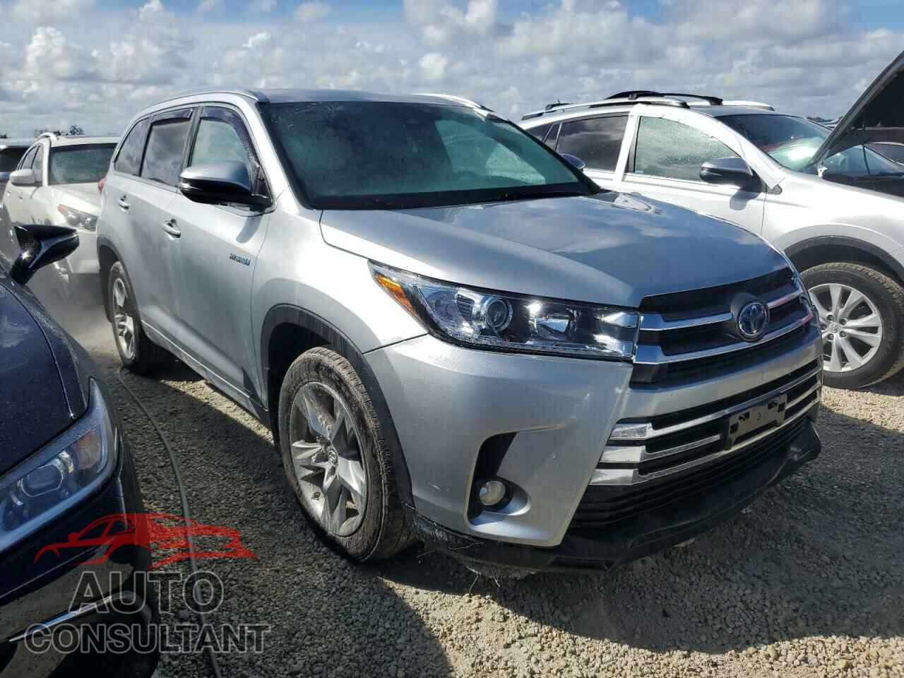 TOYOTA HIGHLANDER 2017 - 5TDDGRFH8HS024330