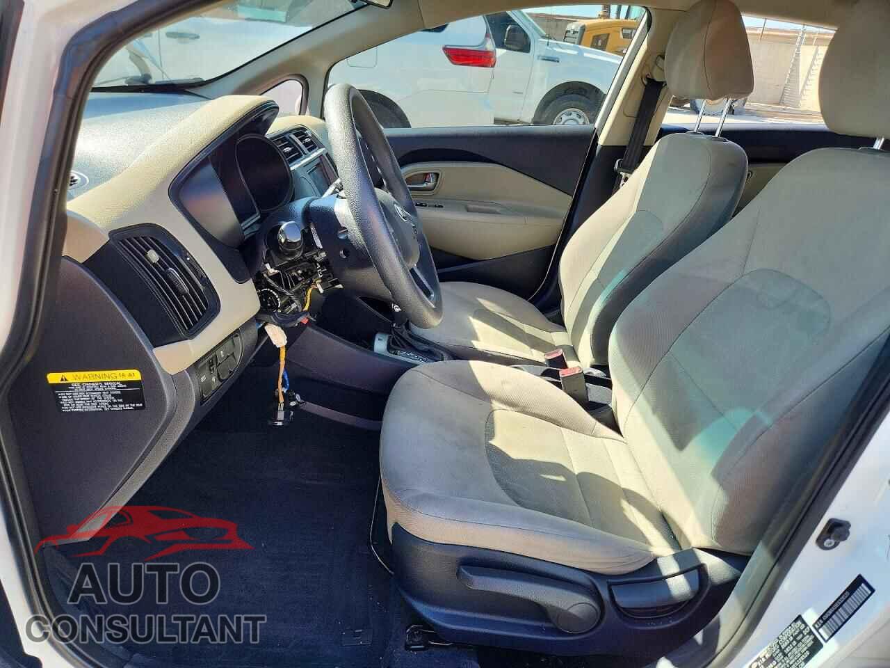 KIA RIO 2014 - KNADM4A3XE6328520