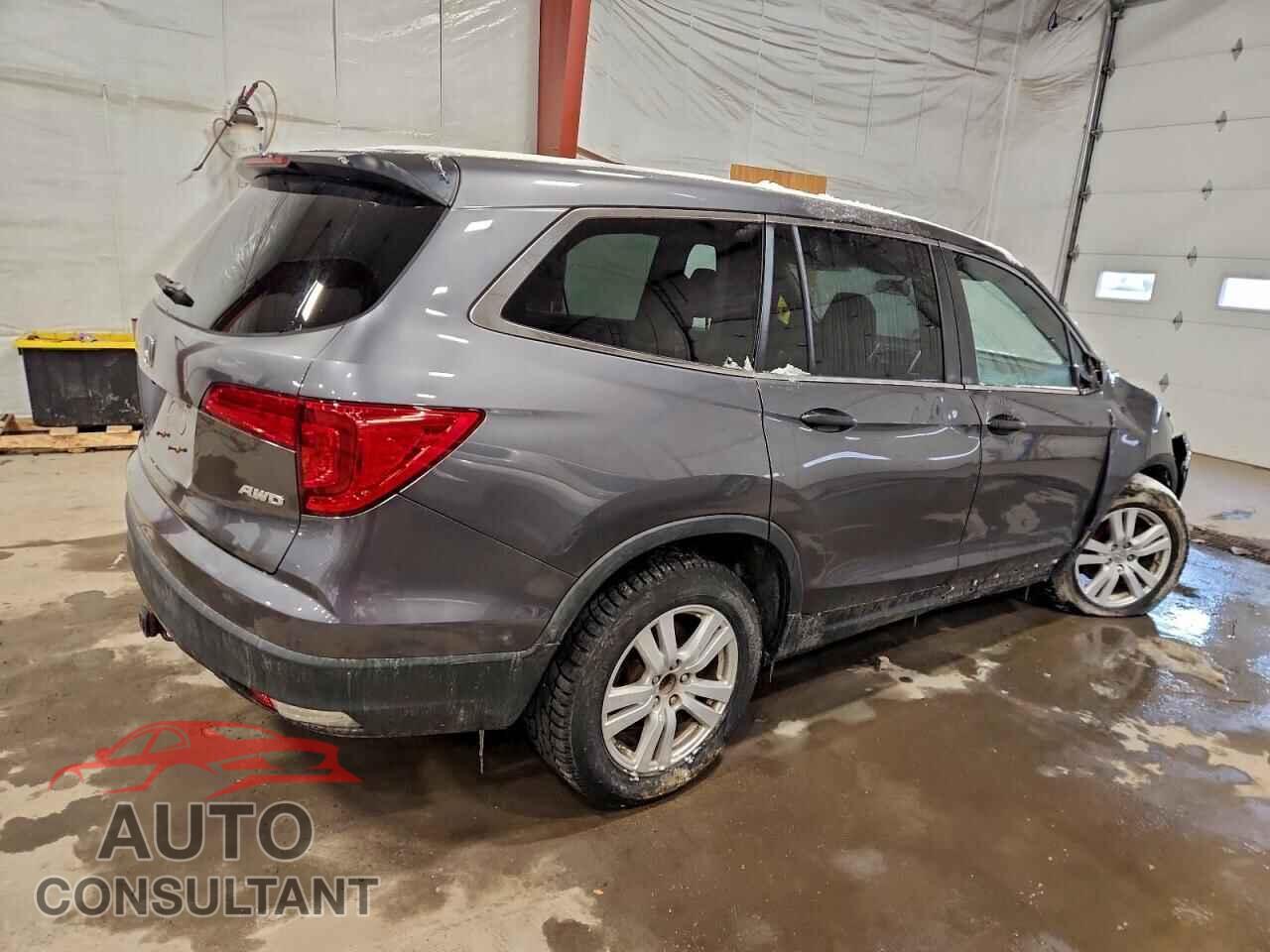 HONDA PILOT 2017 - 5FNYF6H10HB007013