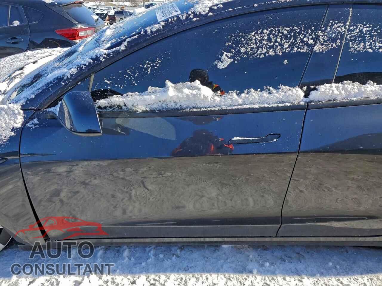 TESLA MODEL 3 2024 - 5YJ3E1EA5RF728806