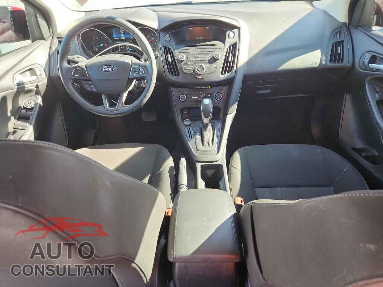FORD FOCUS 2015 - 1FADP3K27FL252645