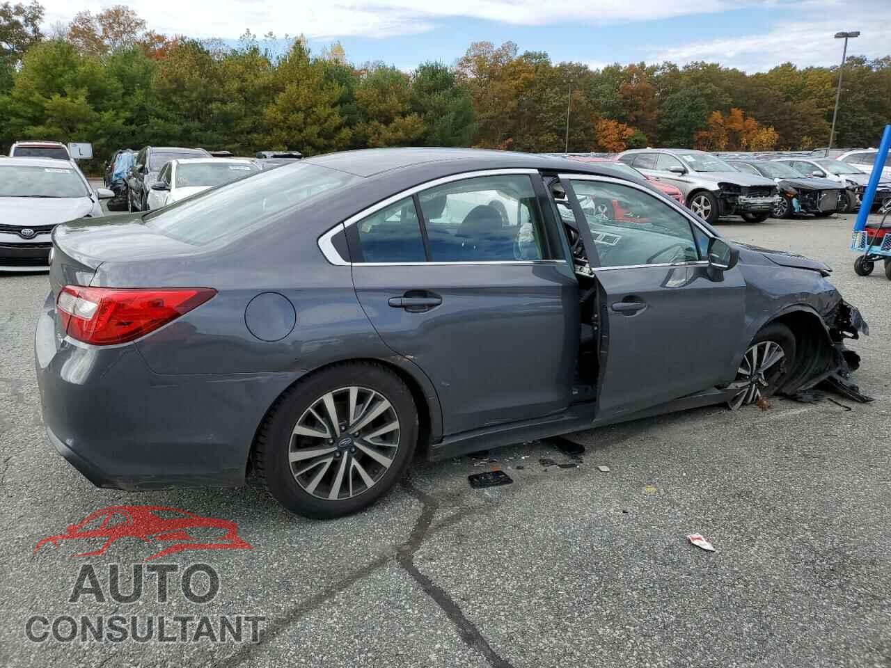 SUBARU LEGACY 2018 - 4S3BNAB62J3040923