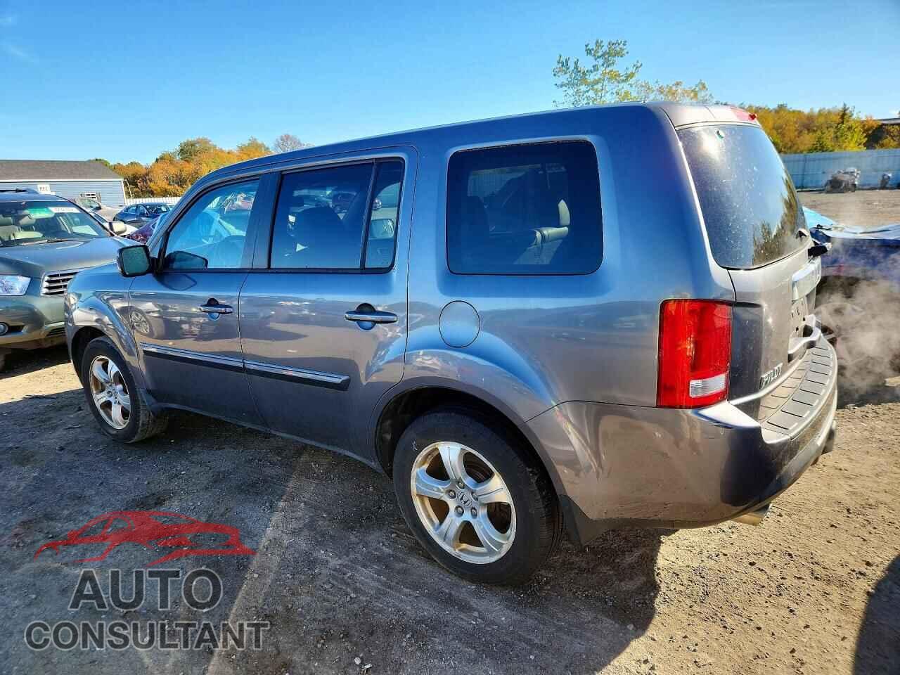 HONDA PILOT 2015 - 5FNYF4H64FB011577