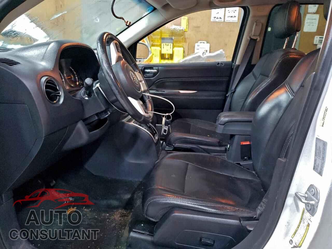 JEEP COMPASS 2017 - 1C4NJDAB8HD165776