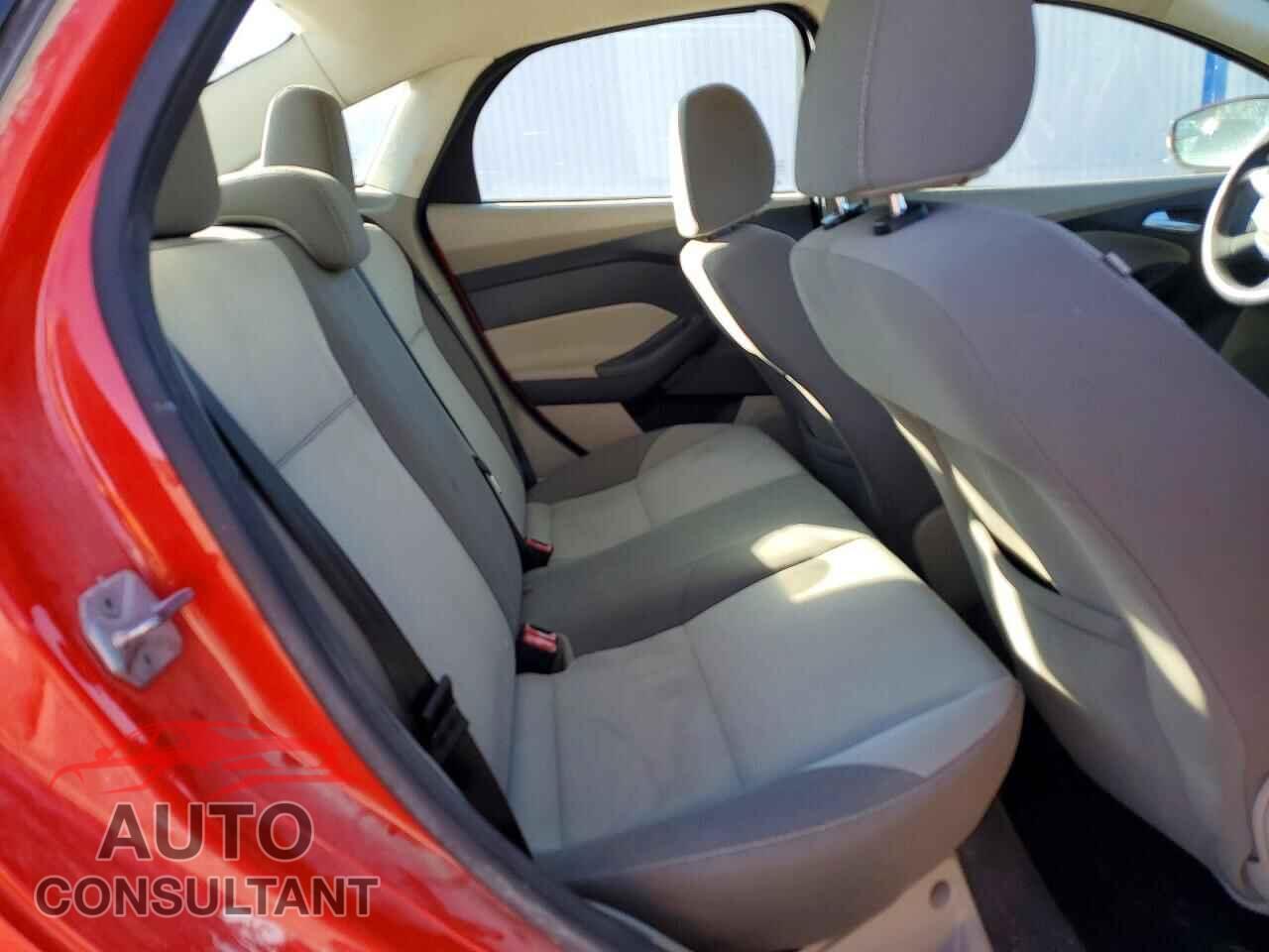 FORD FOCUS 2014 - 1FADP3F20EL138205