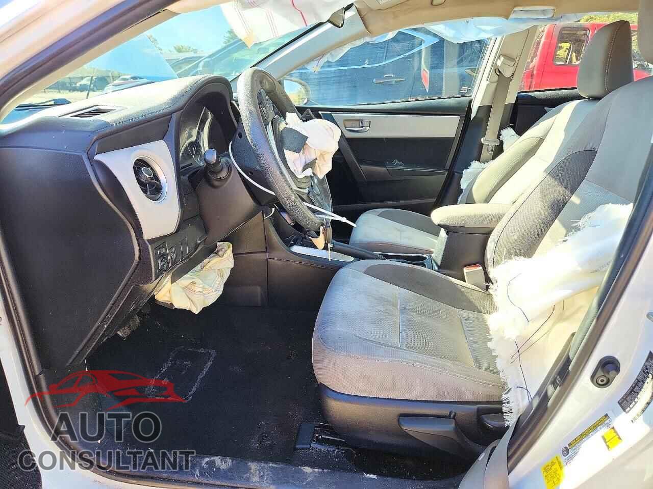 TOYOTA COROLLA 2017 - 2T1BURHEXHC958033