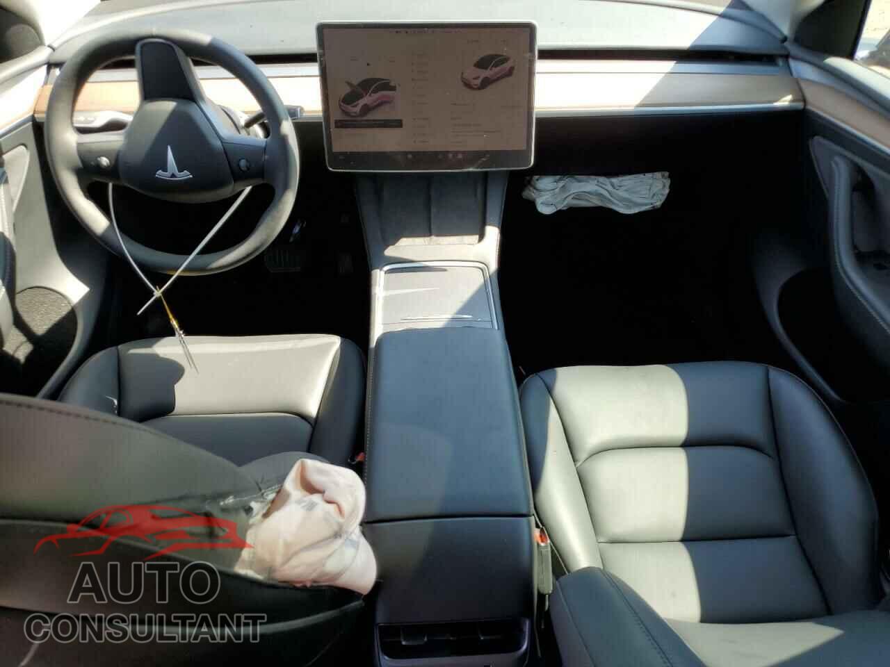 TESLA MODEL Y 2024 - 7SAYGDEE1RF072398