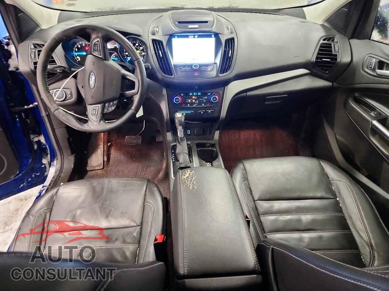 FORD ESCAPE 2017 - 1FMCU9GD4HUC41199
