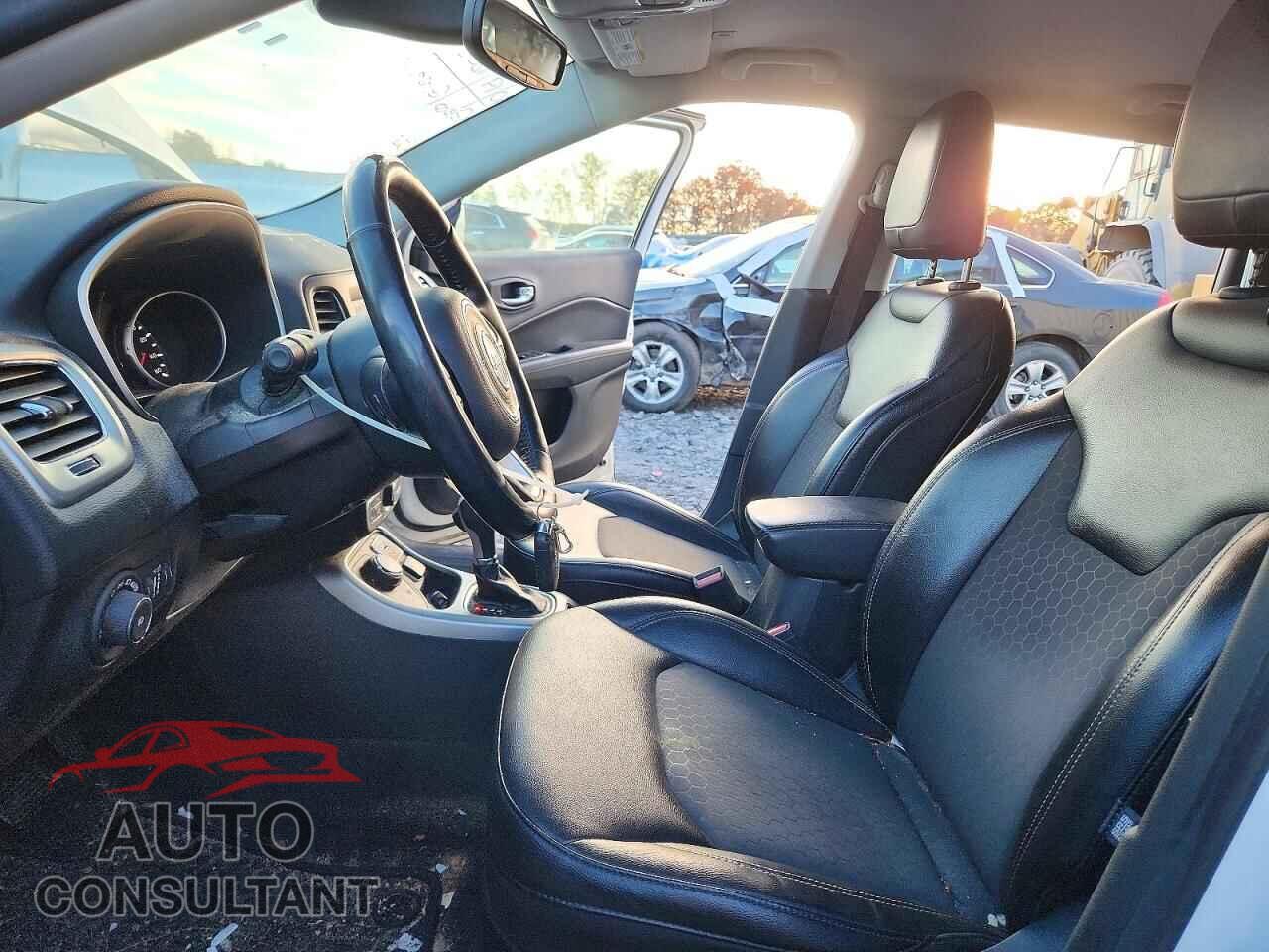 JEEP COMPASS 2019 - 3C4NJDBB2KT713996