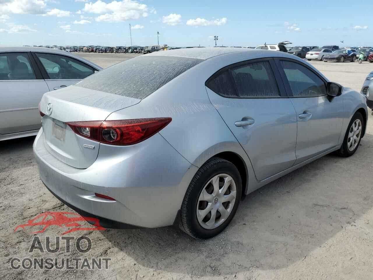 MAZDA 3 2018 - 3MZBN1U76JM218074