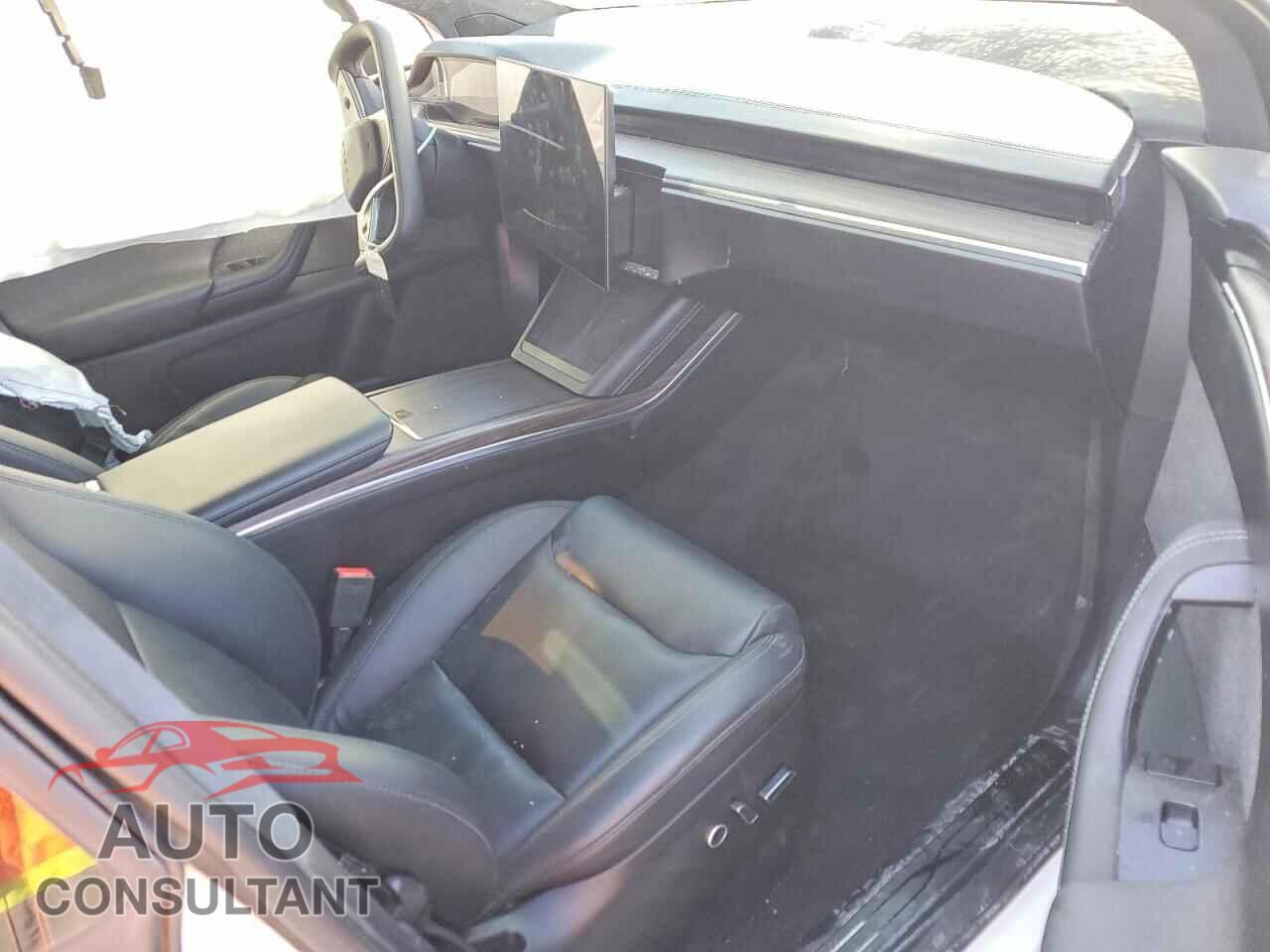 TESLA MODEL X 2023 - 7SAXCDE57PF377201