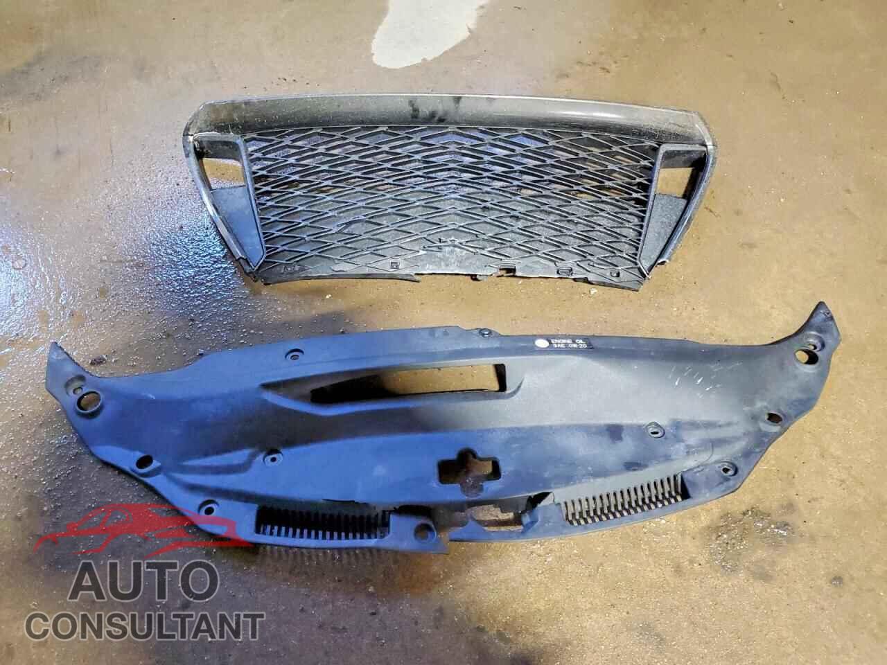 LEXUS IS 2019 - JTHC81D29K5036247