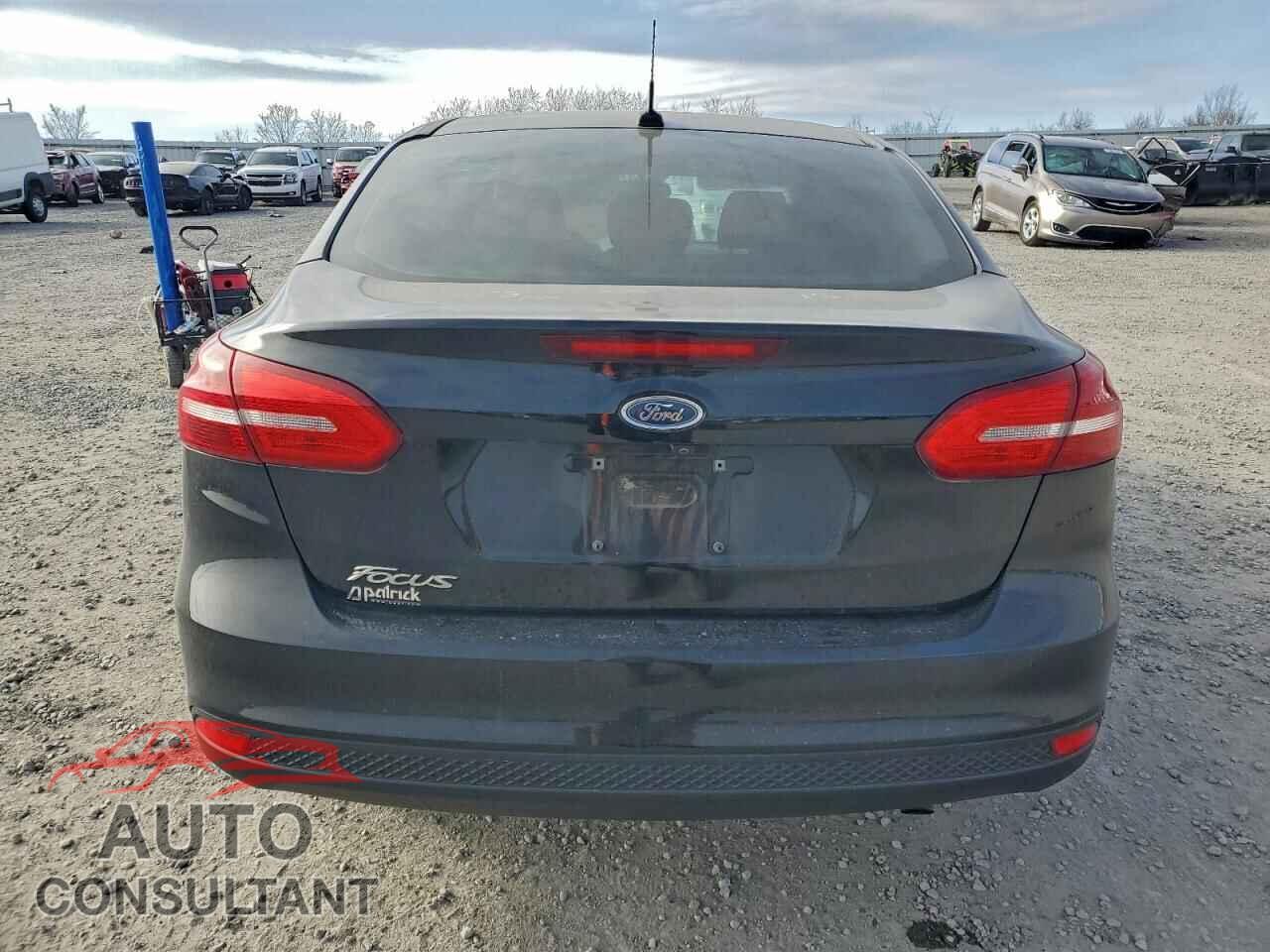 FORD FOCUS 2018 - 1FADP3E20JL301771
