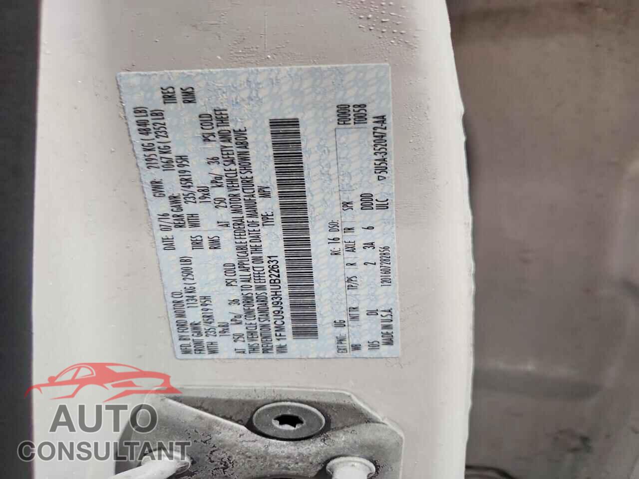 FORD ESCAPE 2017 - 1FMCU9J93HUB22631