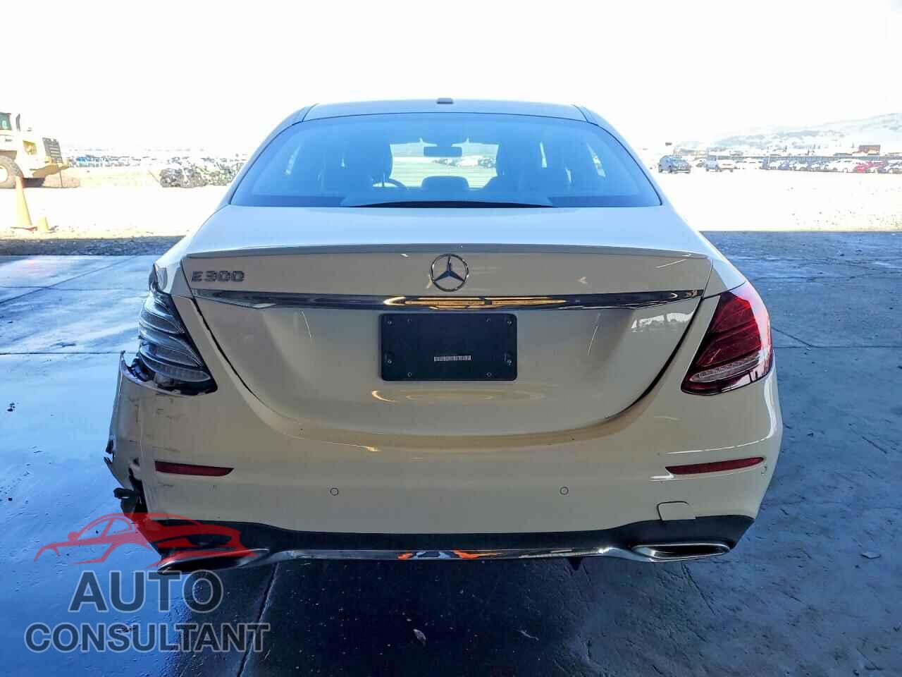 MERCEDES-BENZ E-CLASS 2018 - WDDZF4JB5JA317464