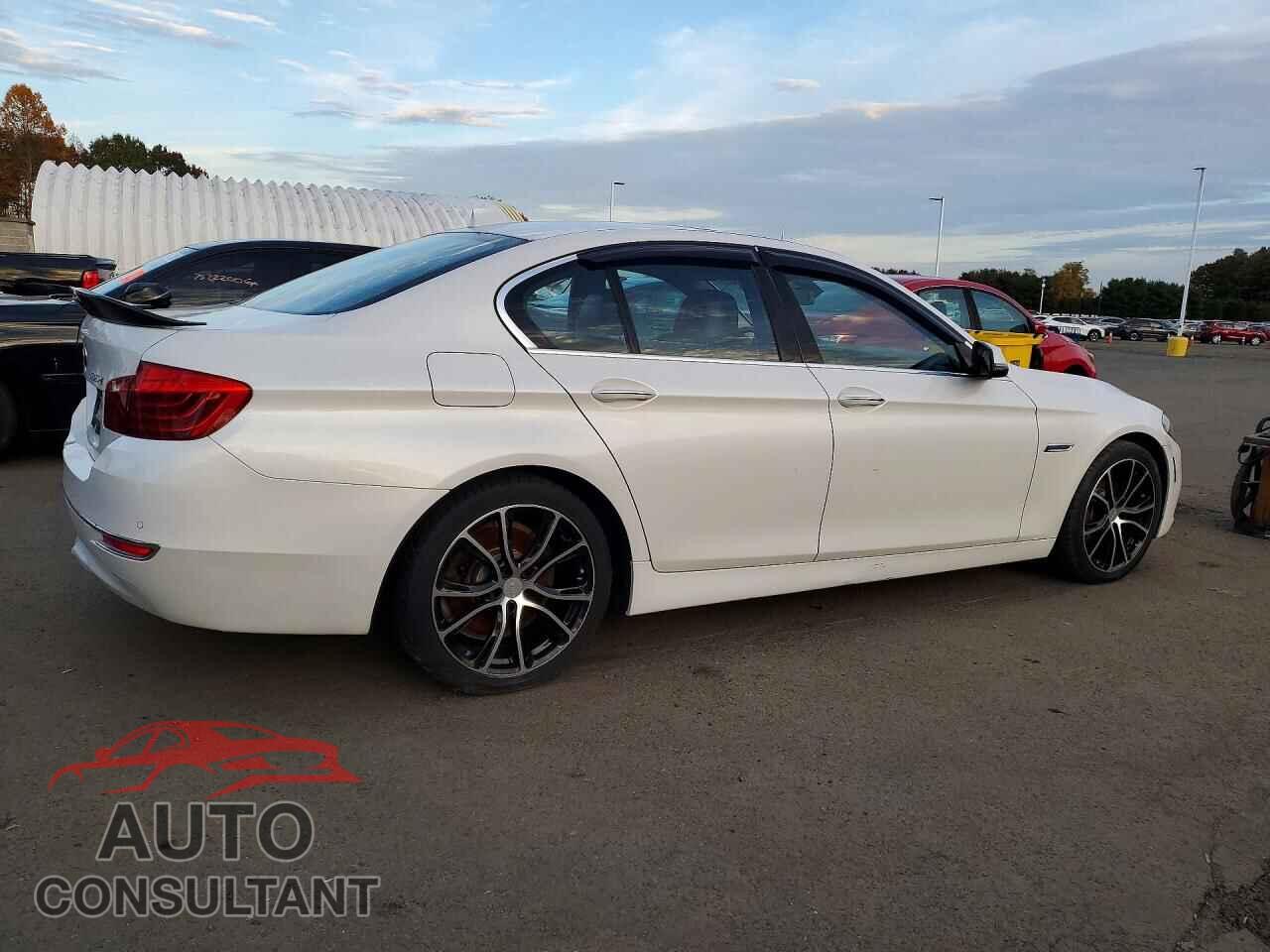 BMW 5 SERIES 2015 - WBAFV3C58FD686825