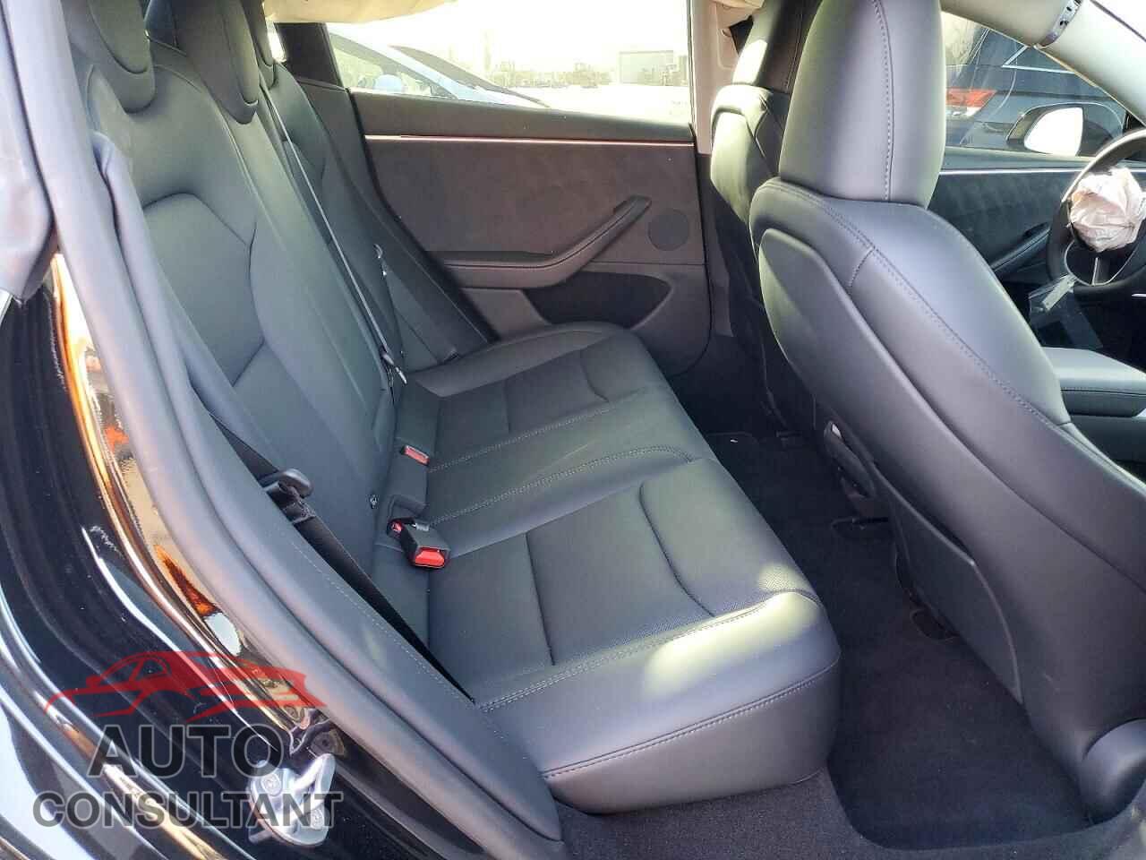 TESLA MODEL 3 2025 - 5YJ3E1EB7SF970558