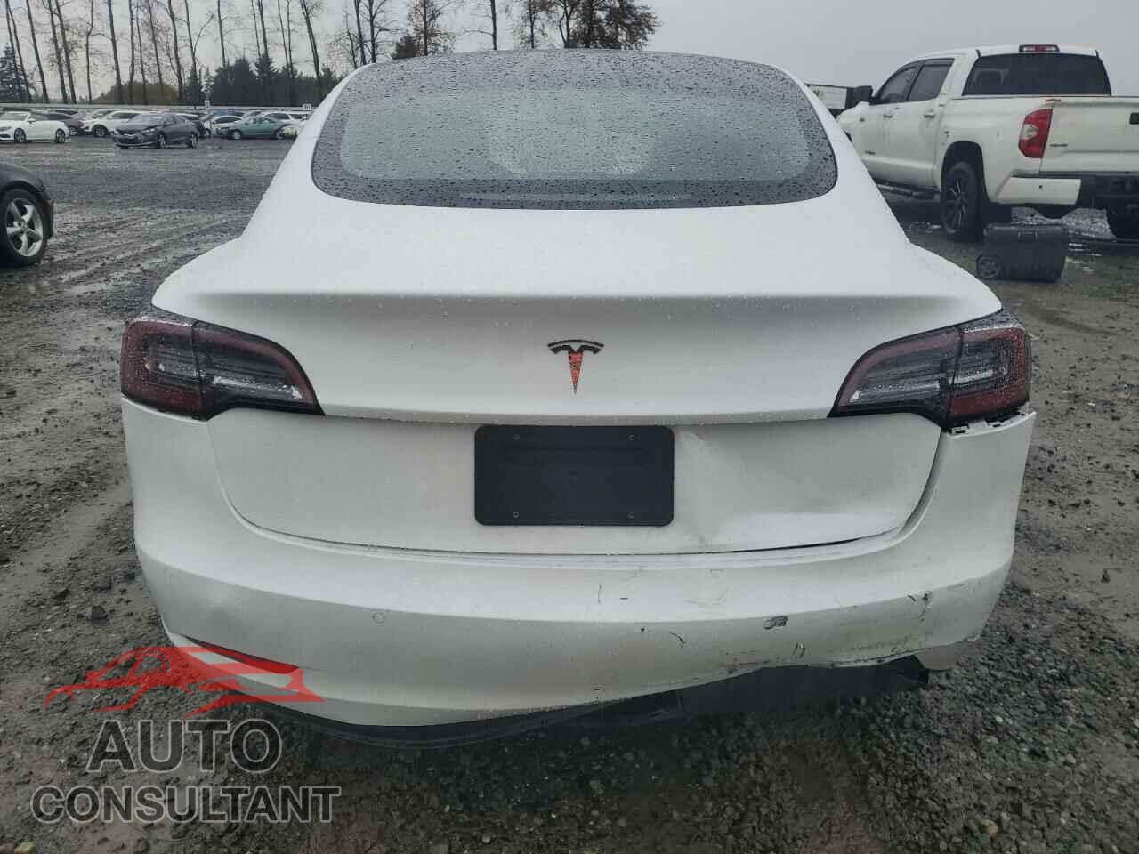 TESLA MODEL 3 2022 - 5YJ3E1EA8NF372684
